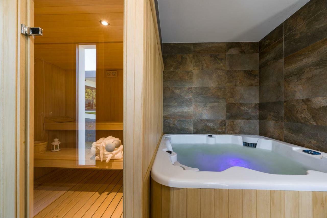 Hotel A Curuxa Wellness Арсуа Екстер'єр фото